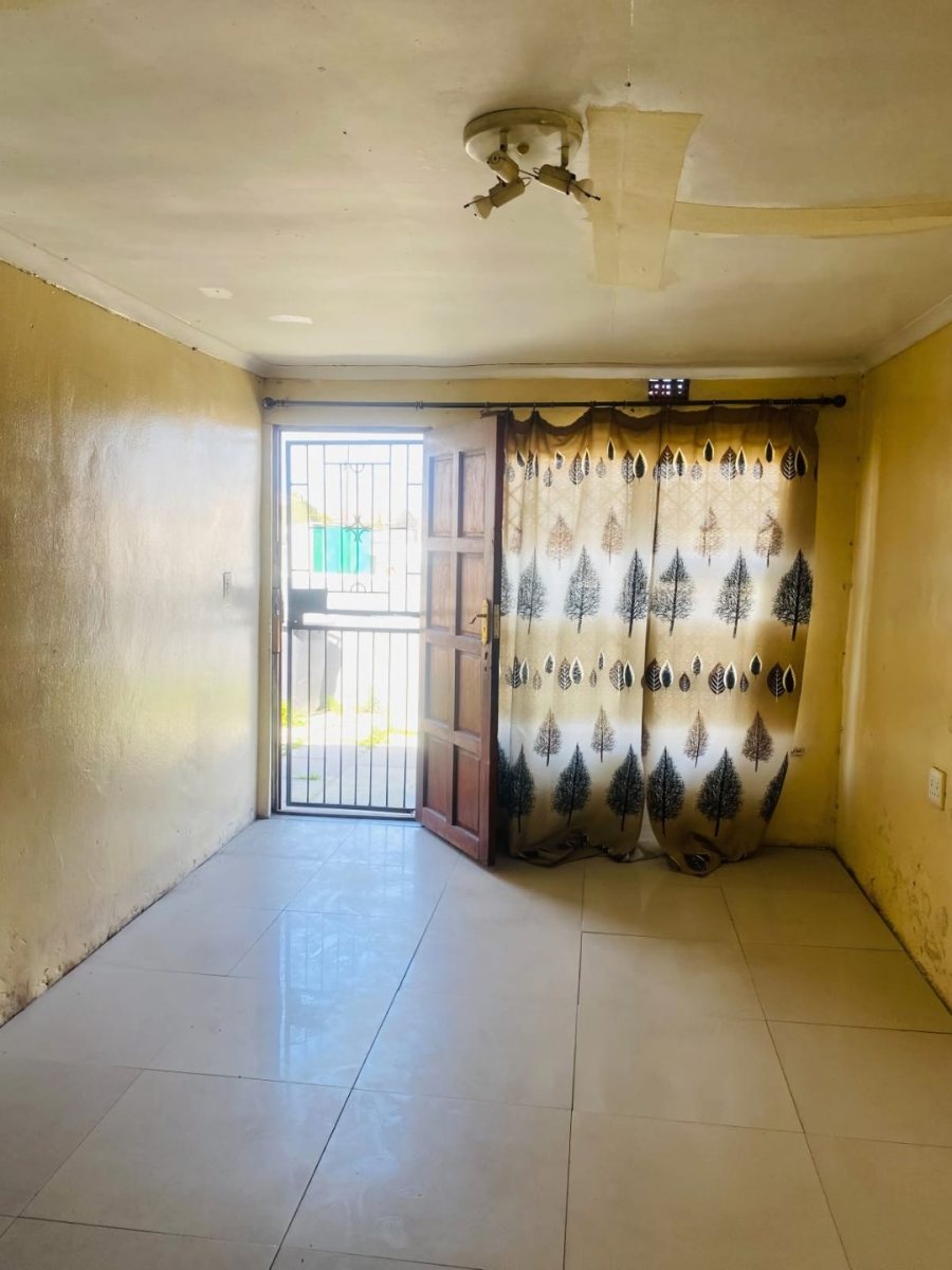 3 Bedroom Property for Sale in Umrhabulo Triangle Western Cape